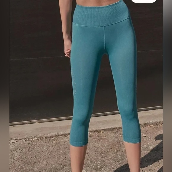 FP Movement Leggings Size XS/S Turquoise Rib Stretch High-Rise Good Karma Crop - Picture 9 of 14